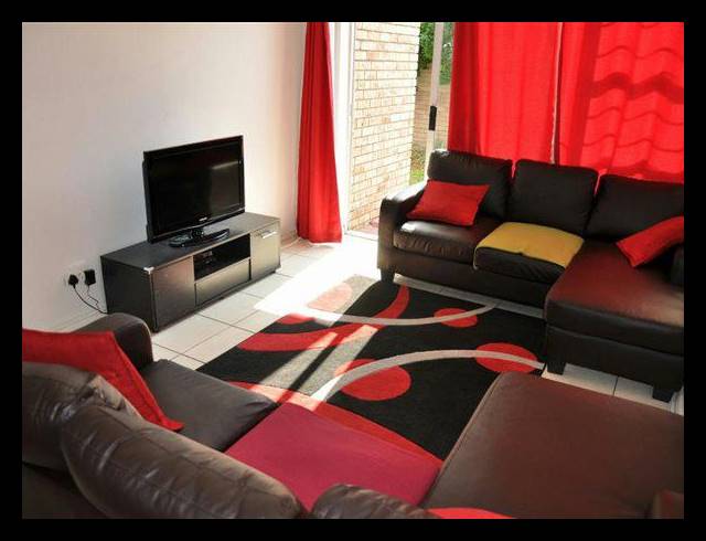 2 BEDROOM TOWNHOUSE RENTED IN WALMER HEIGHTS